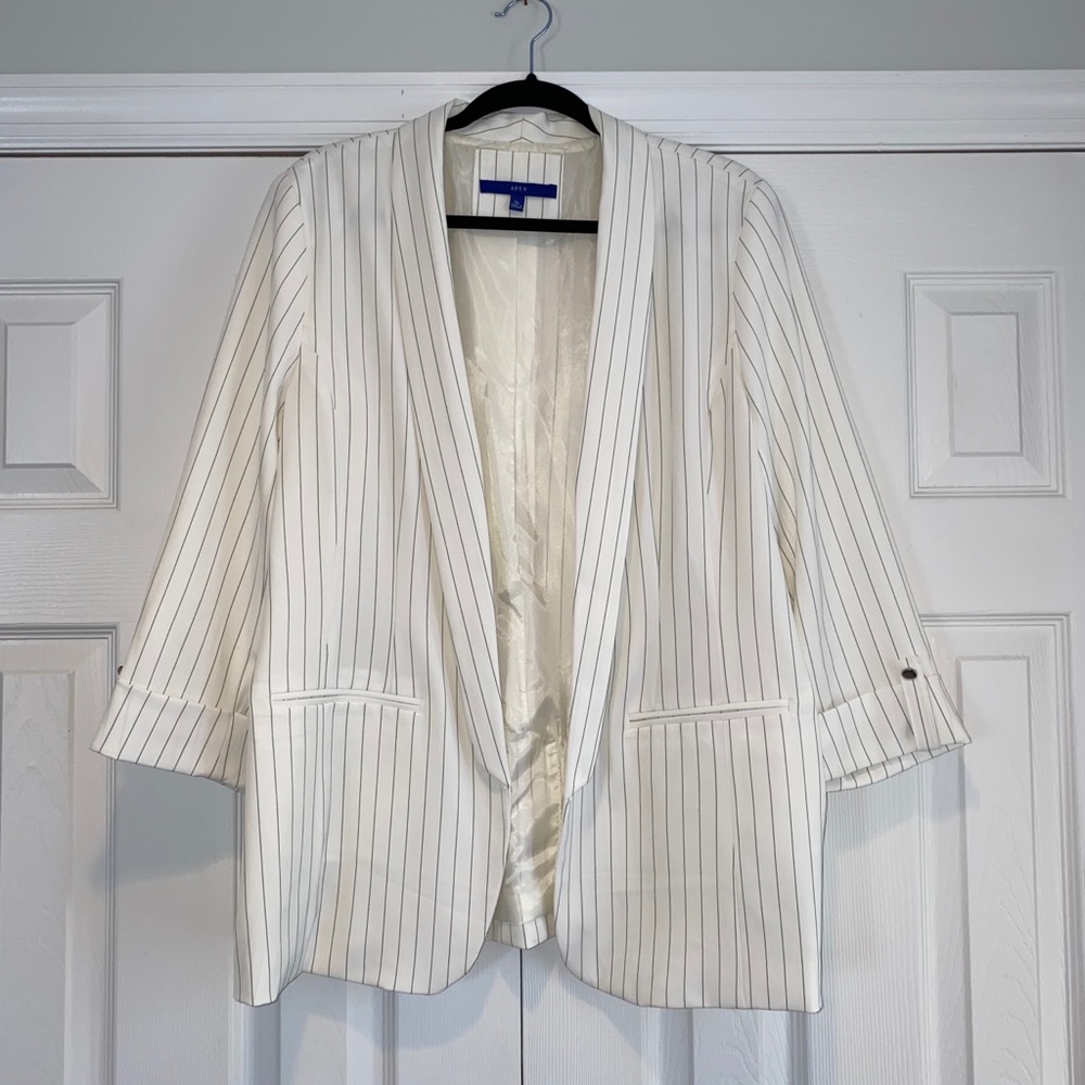 APT 9 white blazer with black stripes